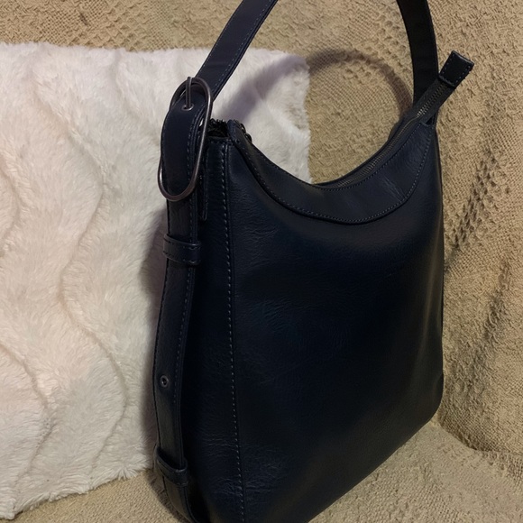 NWOT VEGAN MATT & NAT crossbody/hobo in dark navy Color - Picture 5 of 6